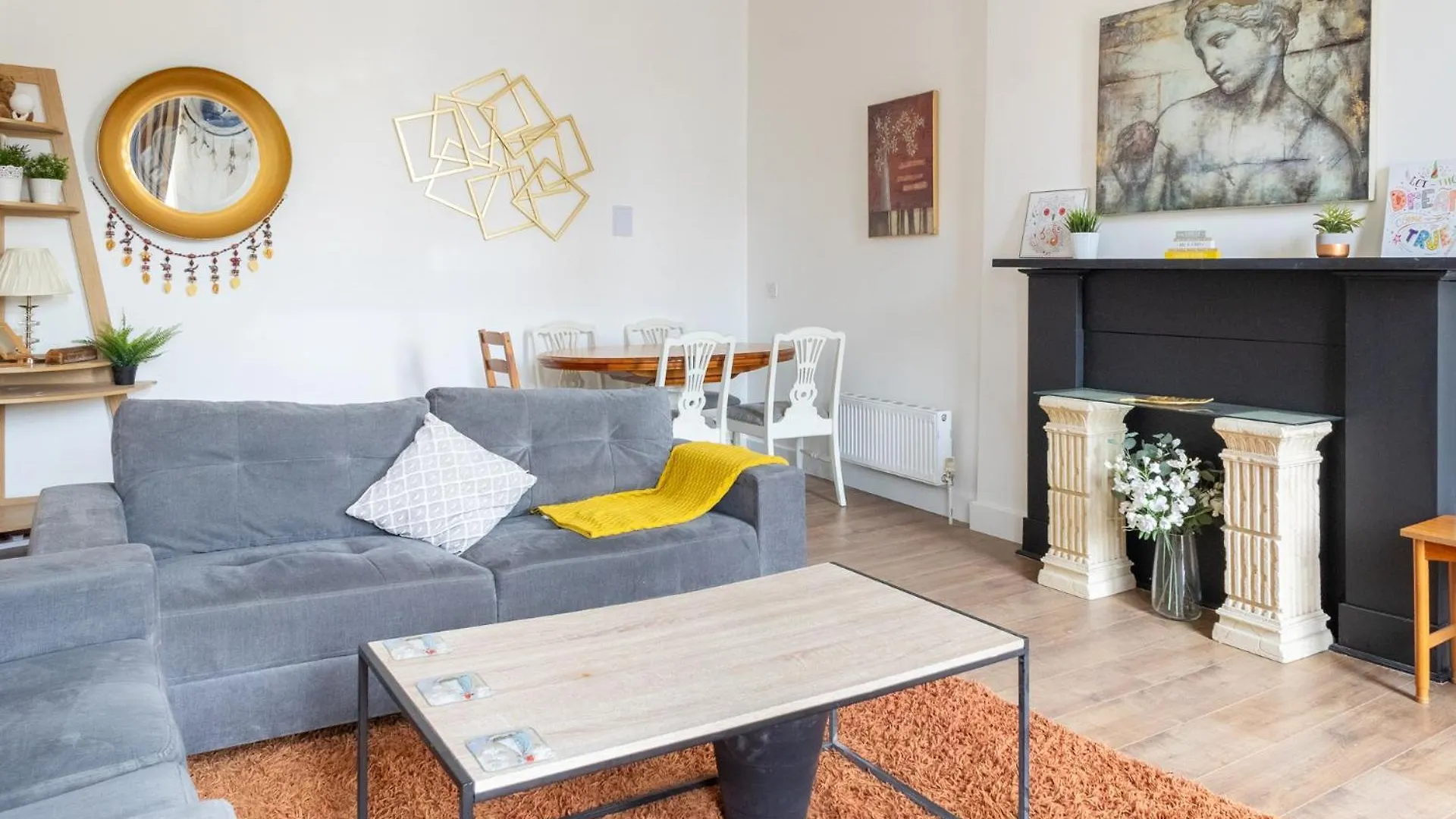アパート Bright High-Ceiling 2Bd Flat - Central Edinburgh!